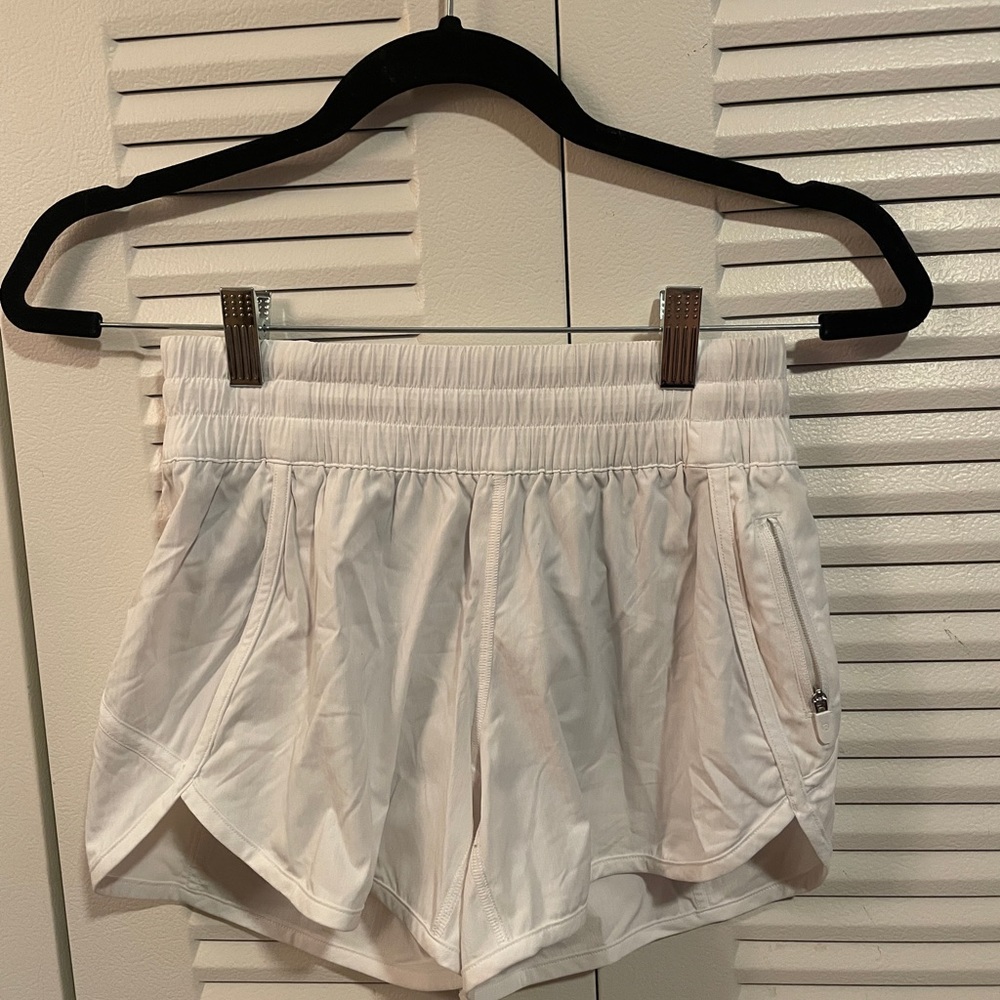 EUC - Lululemon Tracker Short V (First Release) - 4” - Size 4